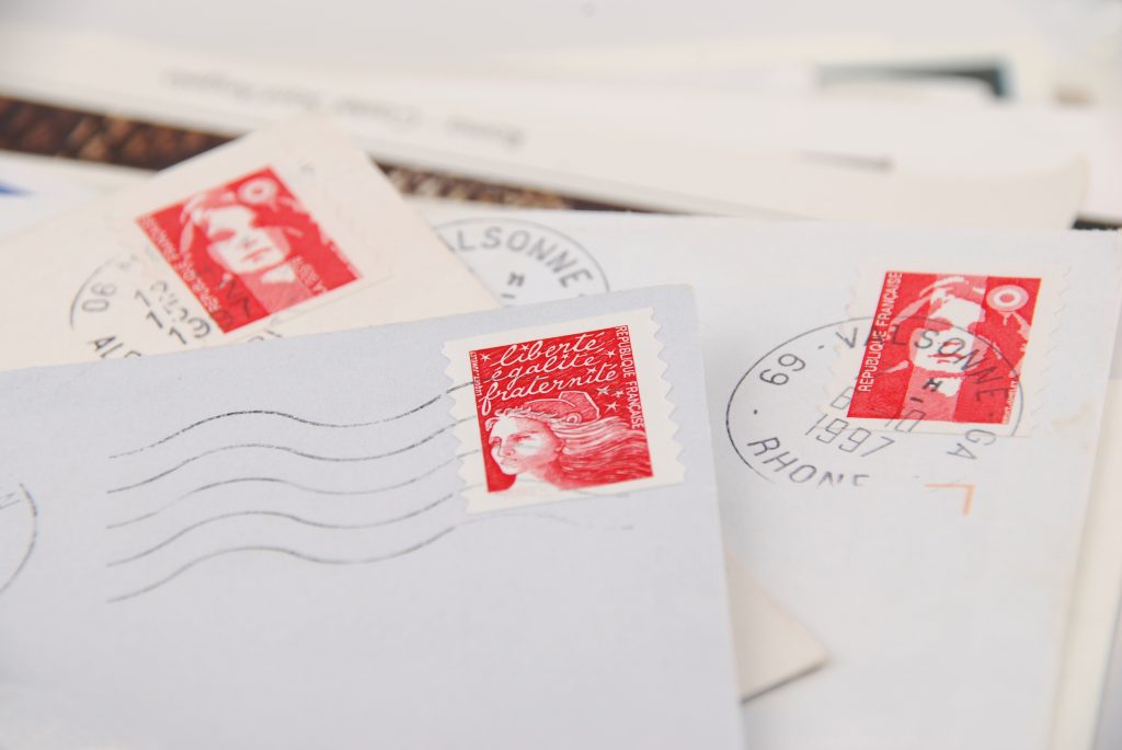 封筒に貼る切手の種類について詳しく解説します オリジナル封筒 紙袋 印刷の知恵袋